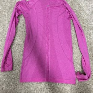 Lululemon shirt in pink